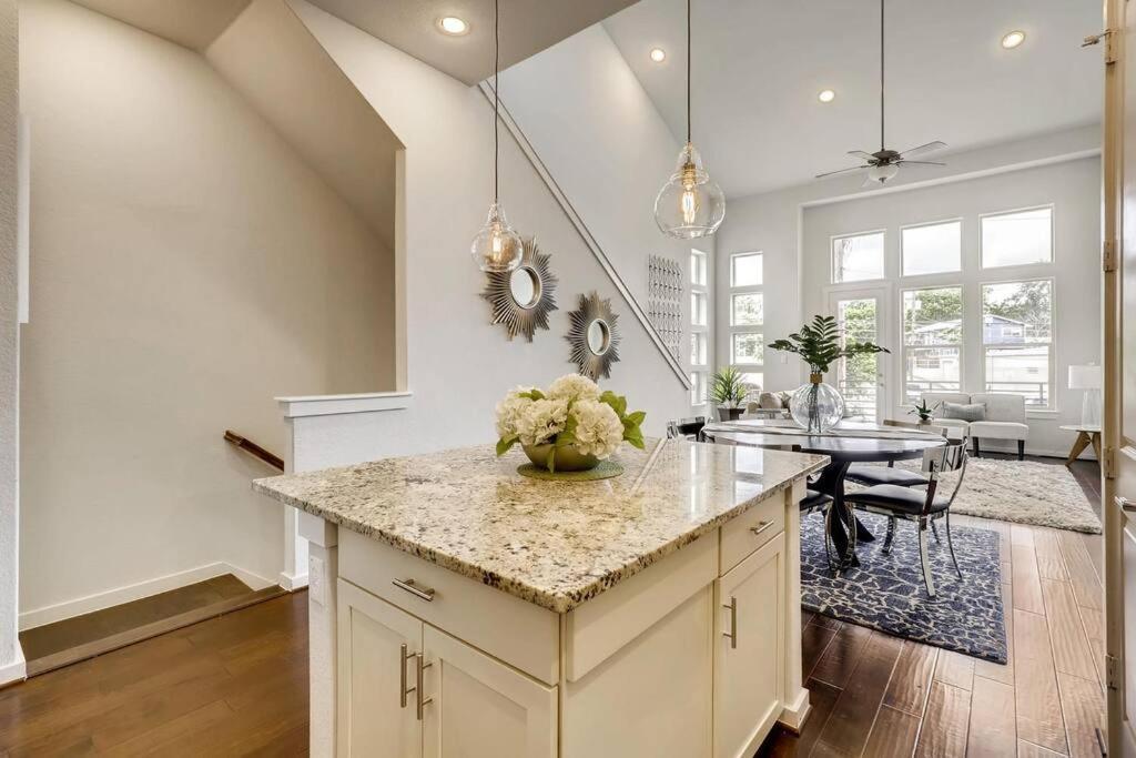 Gorgeous 4 Bed Home On St Mary'S - Minutes To Riverwalk/Pearl San Antonio Exterior foto